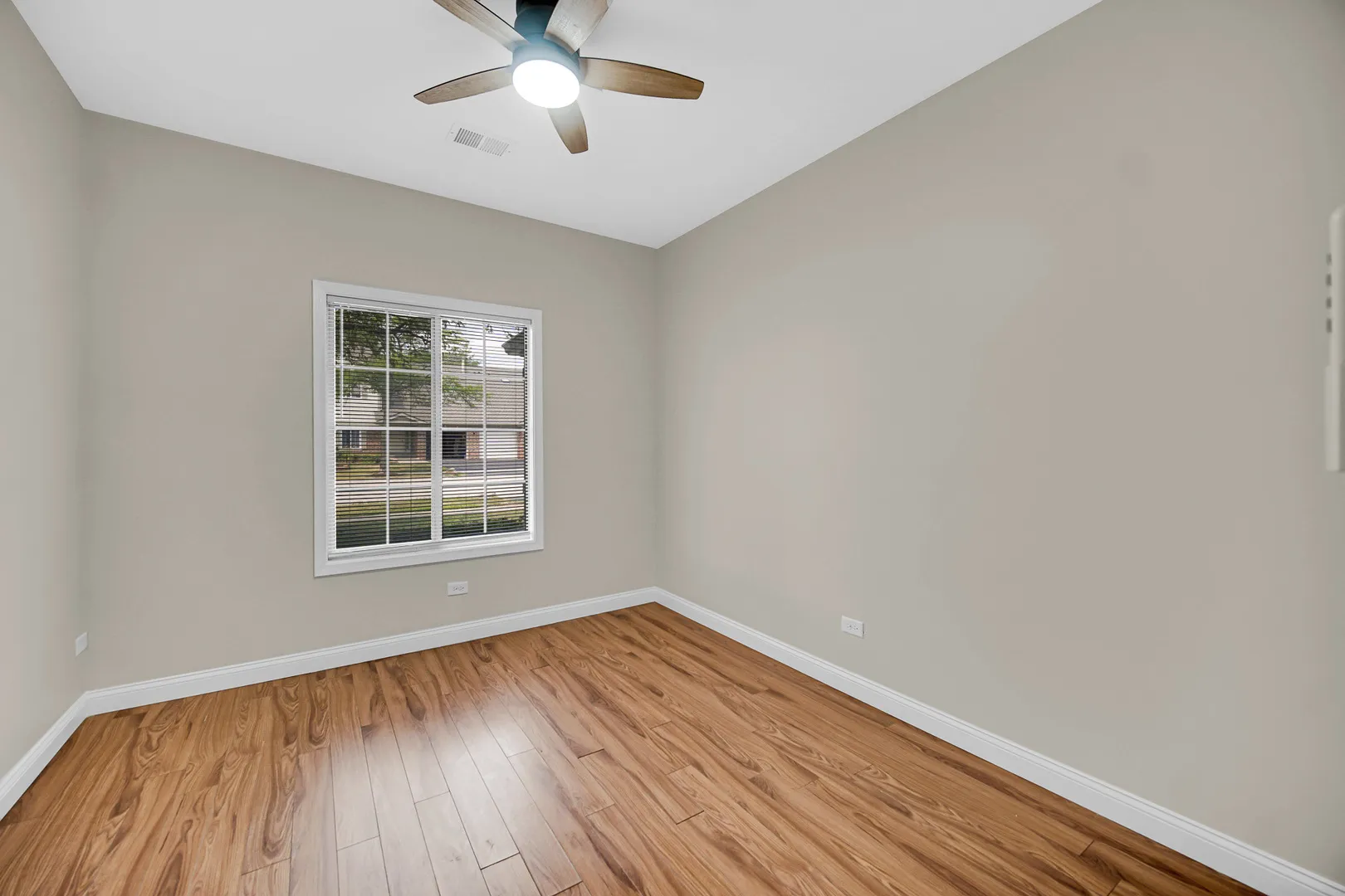 1661 Commodore Ct, ,  60193, USA 60193-Schaumburg-IL
