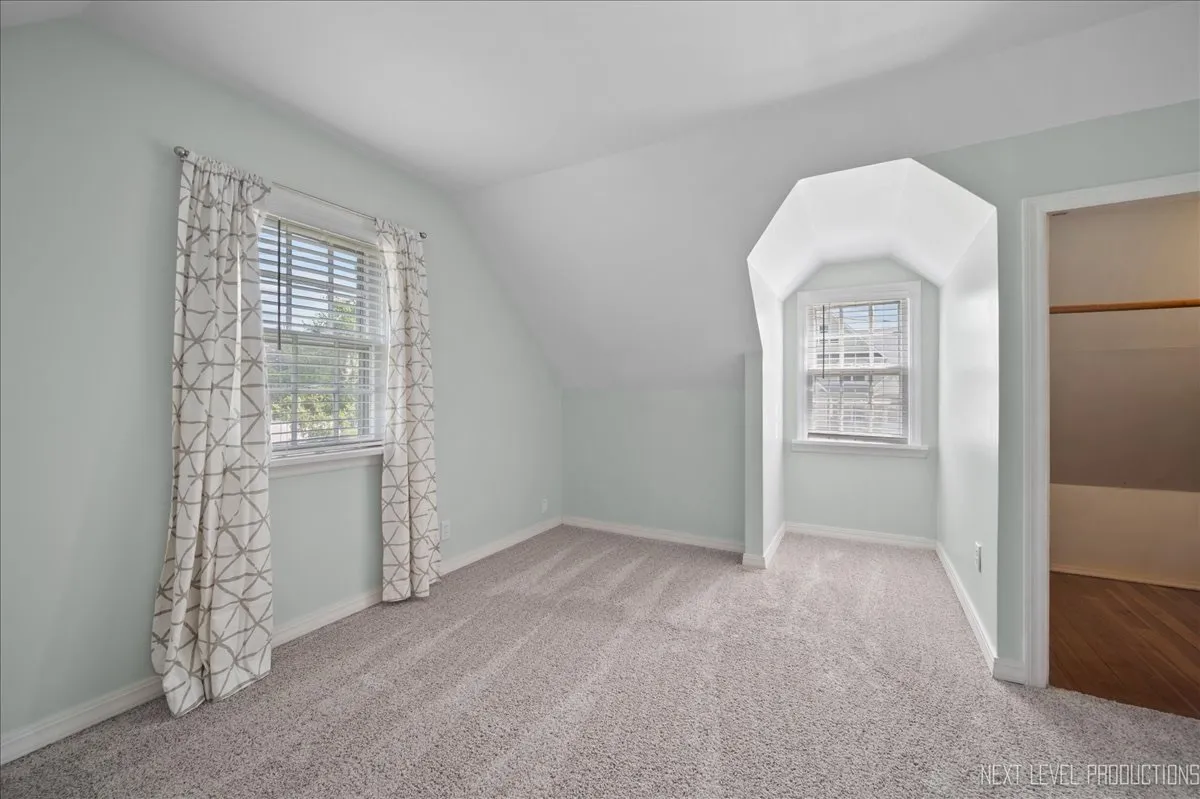 40 S Pine St, ,  60134, USA 60134-Geneva-IL