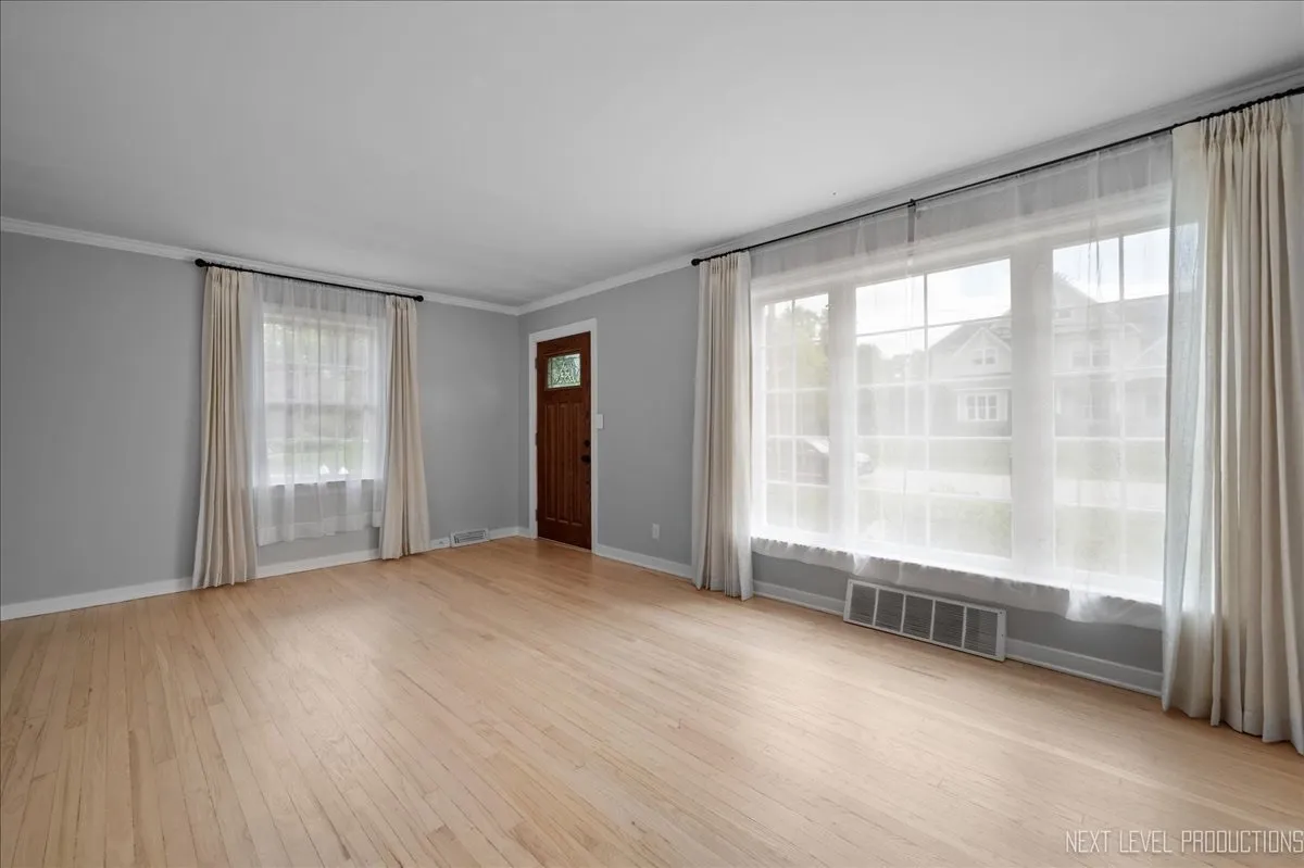 40 S Pine St, ,  60134, USA 60134-Geneva-IL