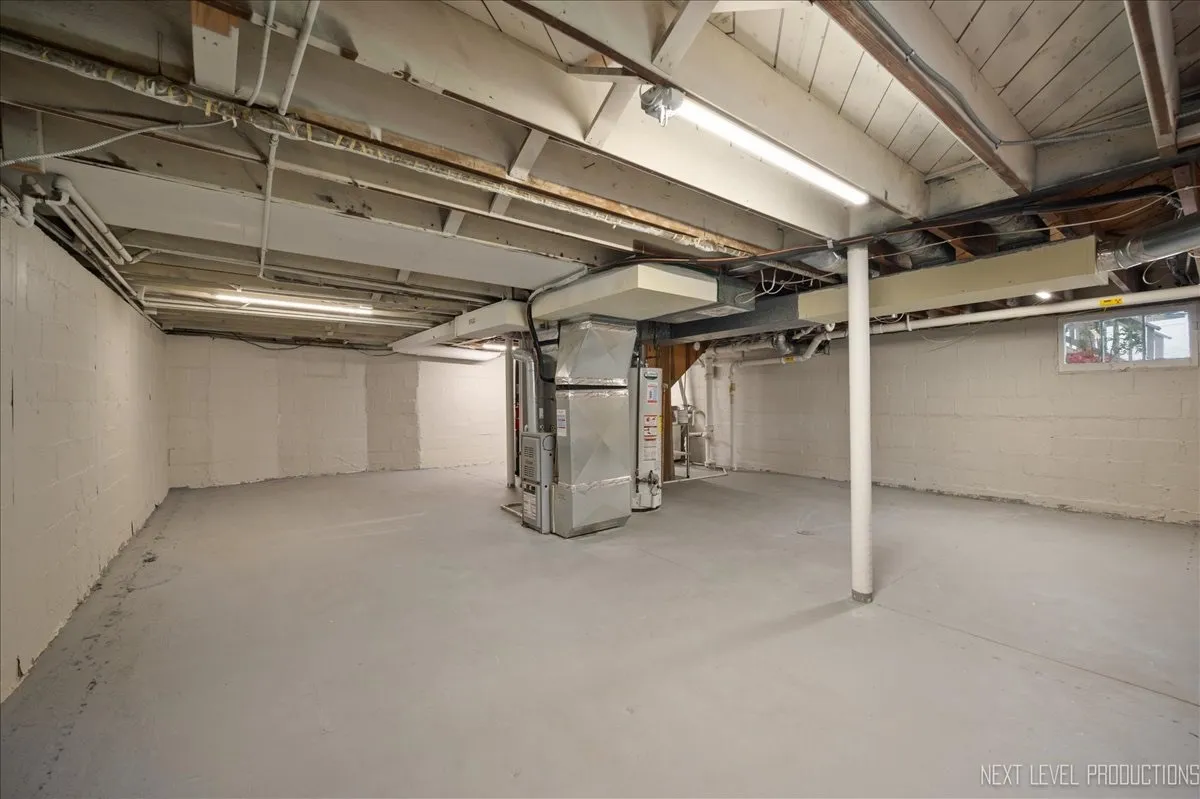 40 S Pine St, ,  60134, USA 60134-Geneva-IL