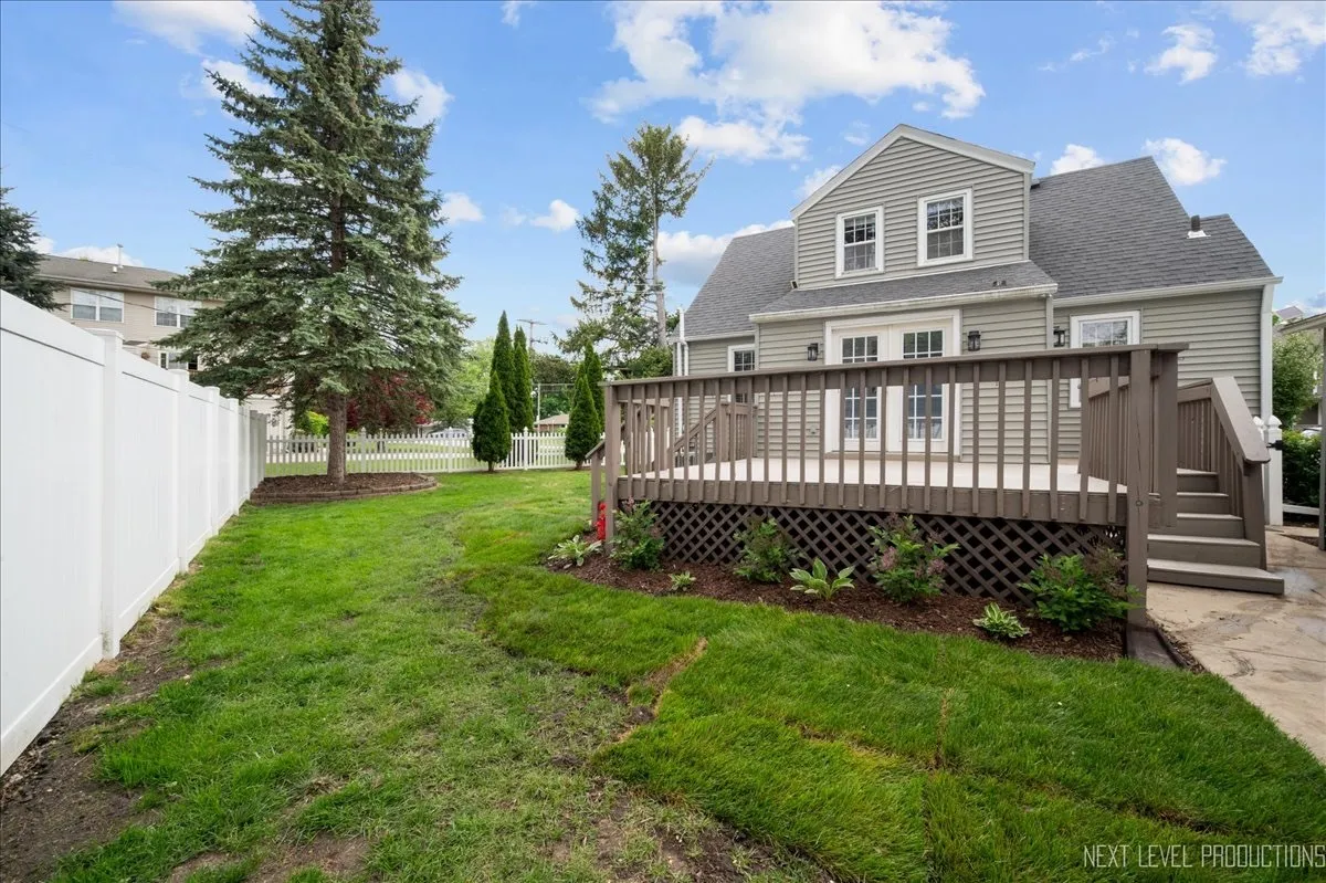 40 S Pine St, ,  60134, USA 60134-Geneva-IL