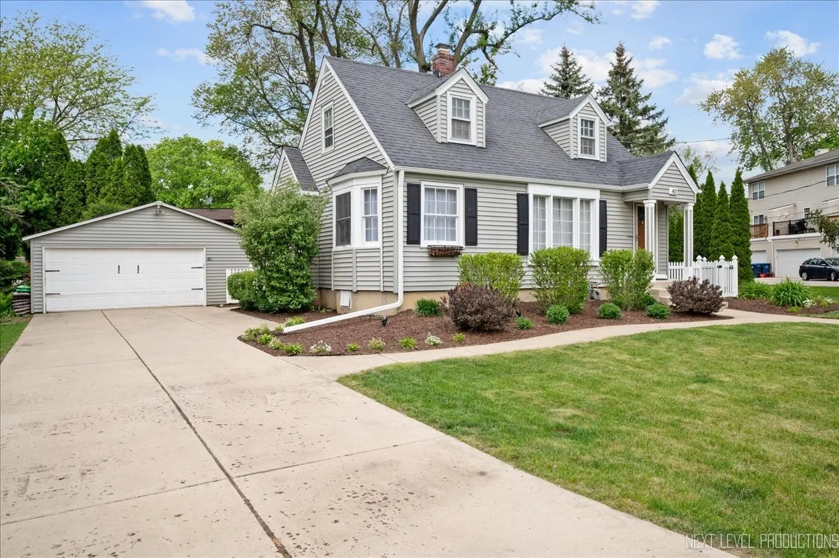 40 S Pine St, ,  60134, USA 60134-Geneva-IL