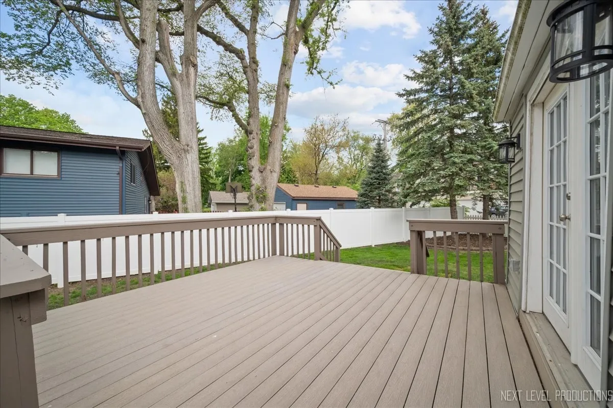 40 S Pine St, ,  60134, USA 60134-Geneva-IL