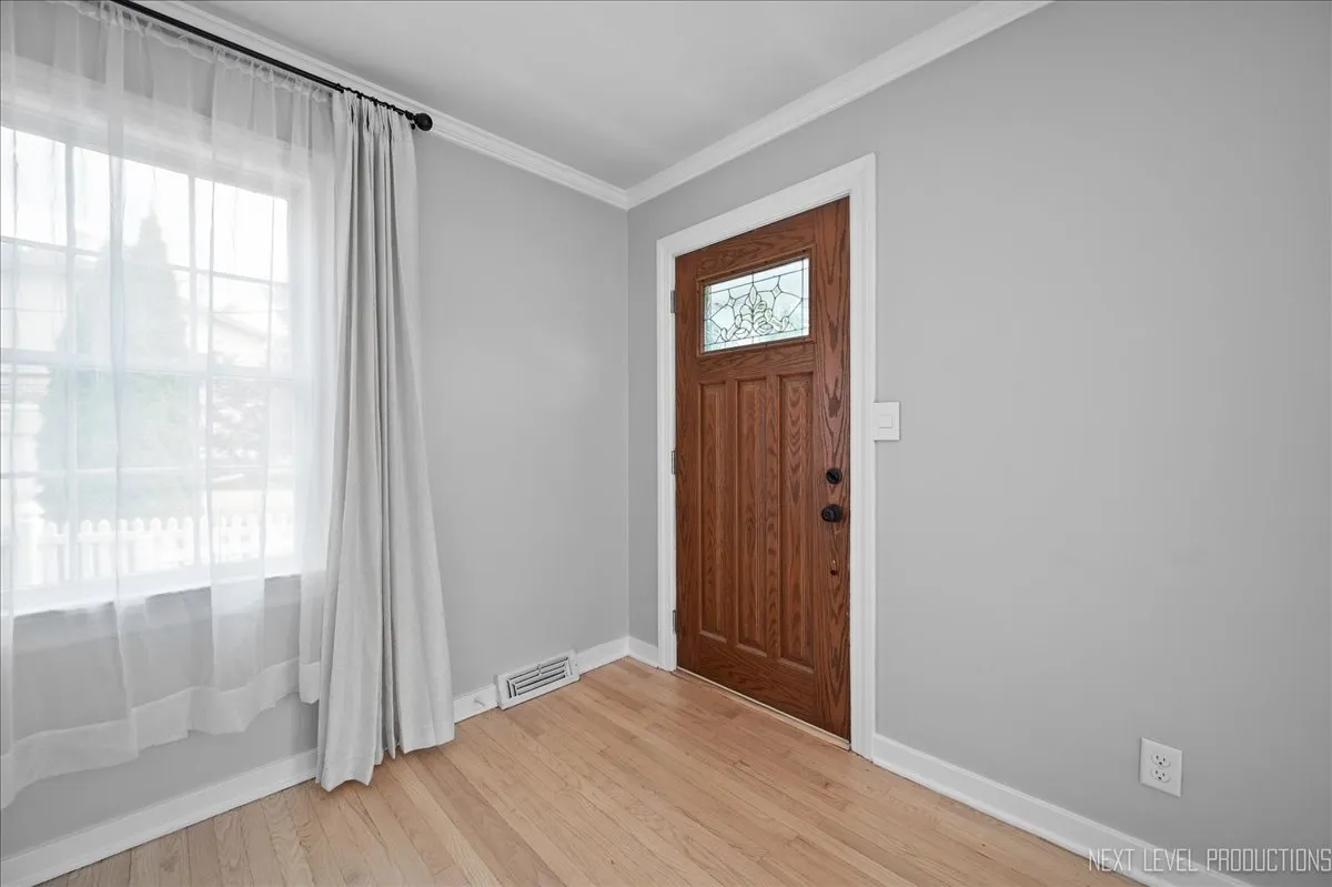 40 S Pine St, ,  60134, USA 60134-Geneva-IL