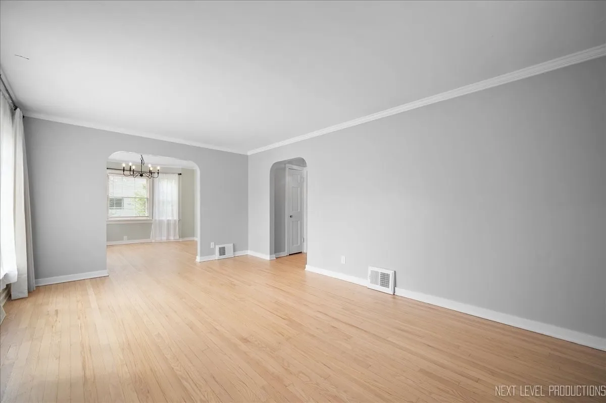 40 S Pine St, ,  60134, USA 60134-Geneva-IL