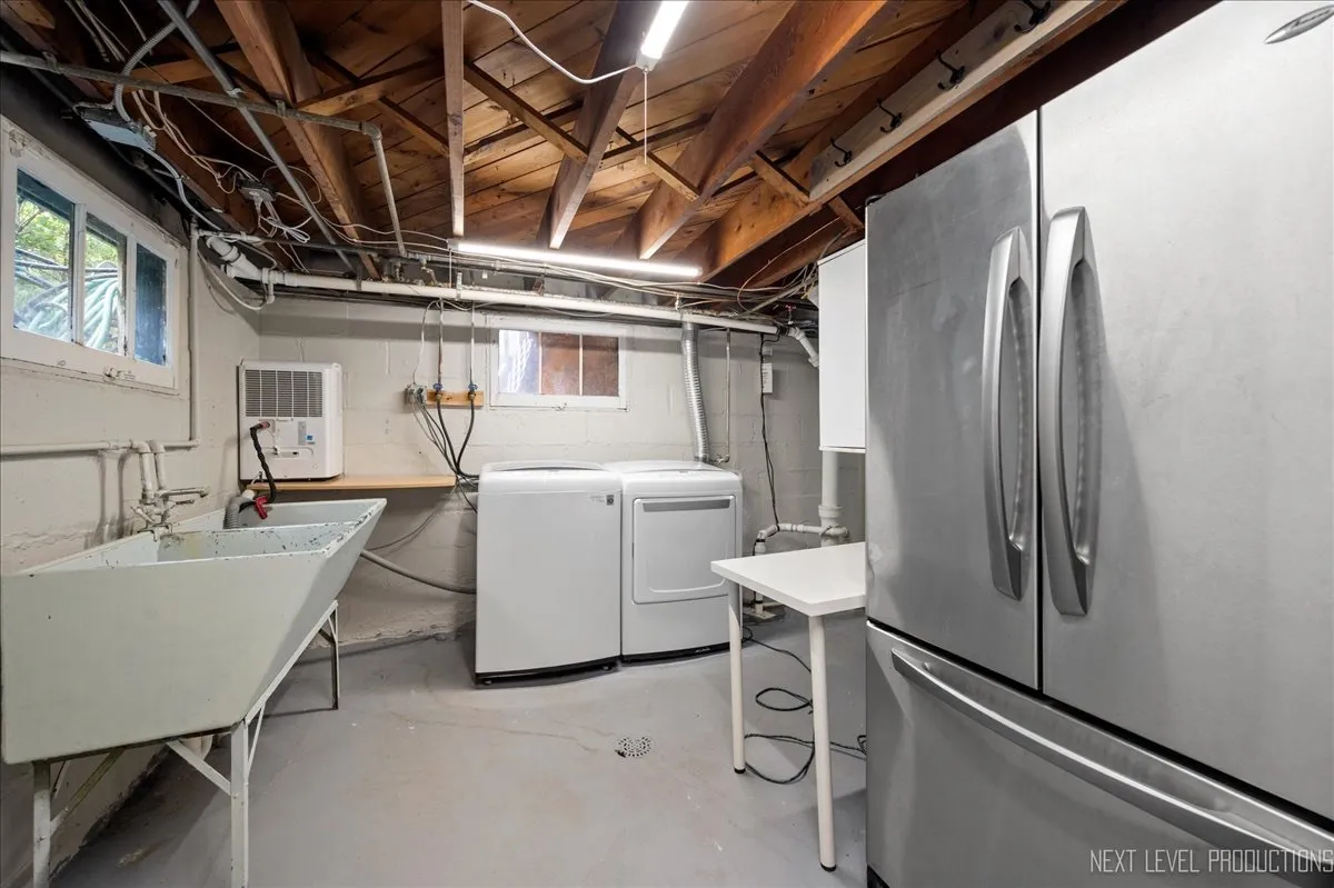 40 S Pine St, ,  60134, USA 60134-Geneva-IL