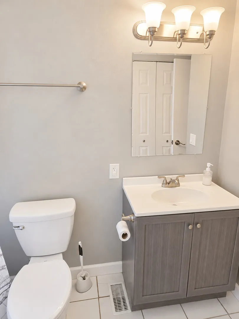 17 California Ave, , 60110, USA 60110-Carpentersville-IL