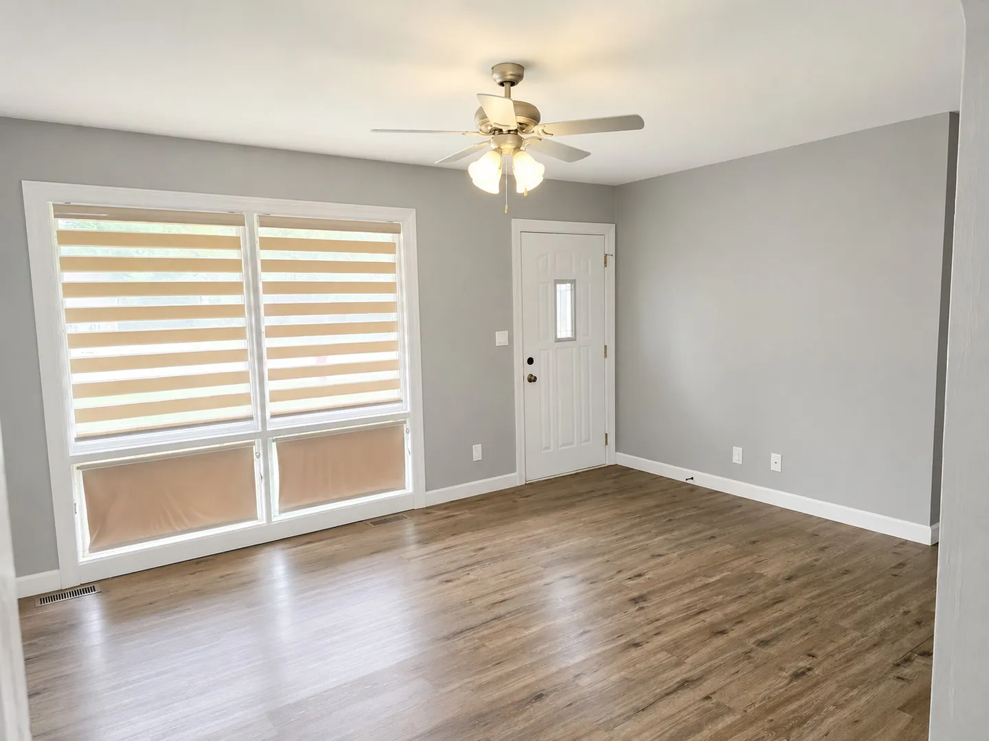 17 California Ave, ,  60110, USA 60110-Carpentersville-IL