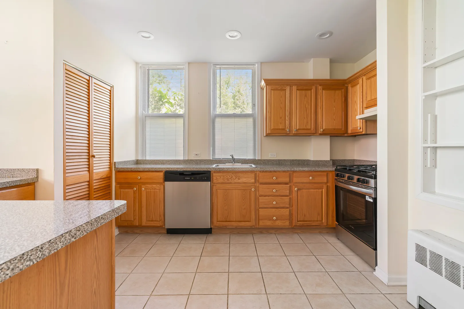 Ridge Ave, , 60202, USA 60202-Evanston-IL