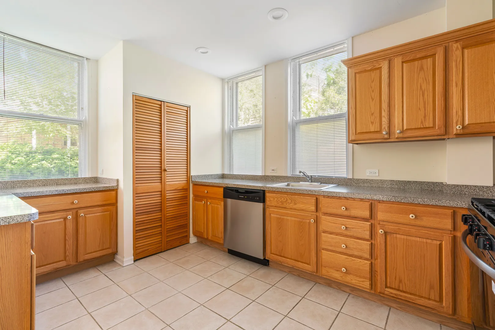 Ridge Ave, , 60202, USA 60202-Evanston-IL