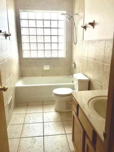 1901 S Louie Pkwy, , 60616, USA 60616-Chicago-IL