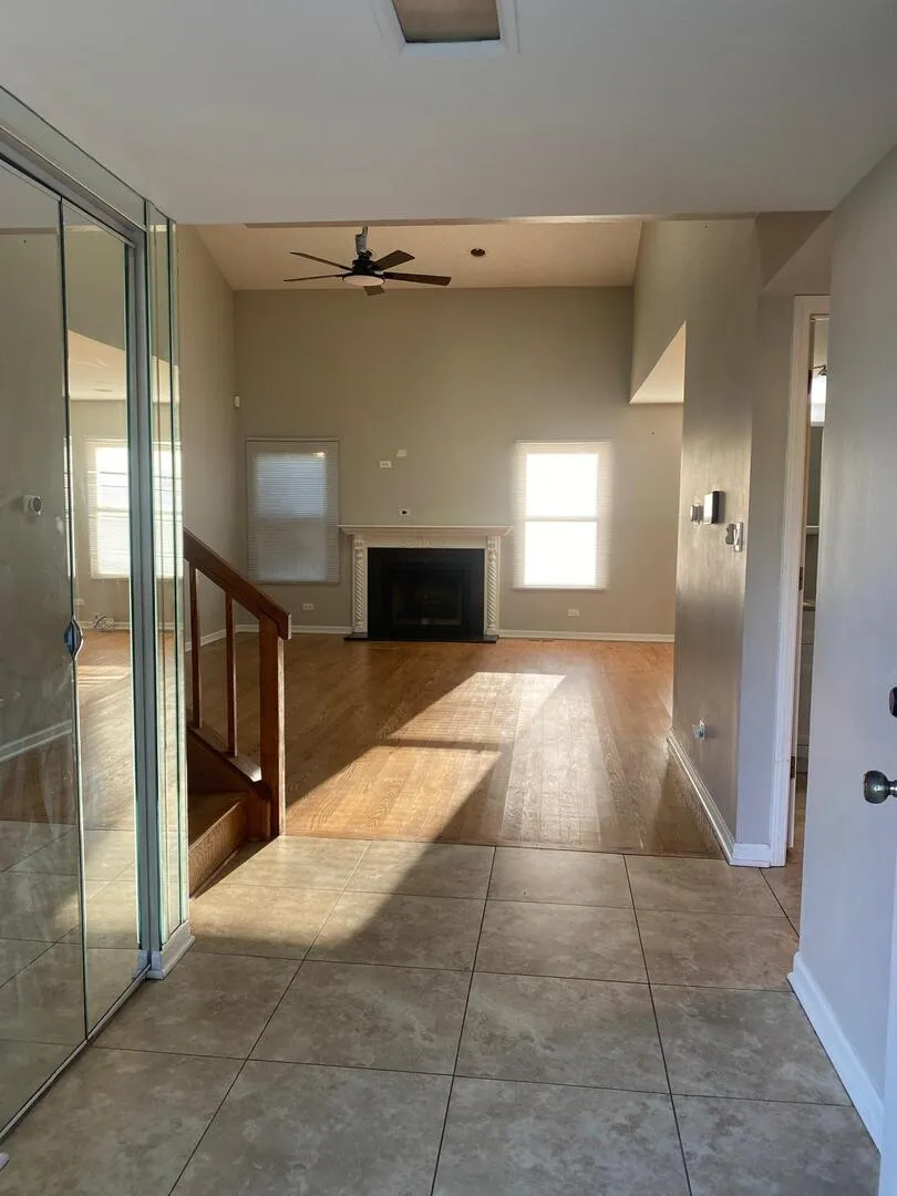 1102 Southbridge Ln, , 60194, USA 60194-Schaumburg-IL