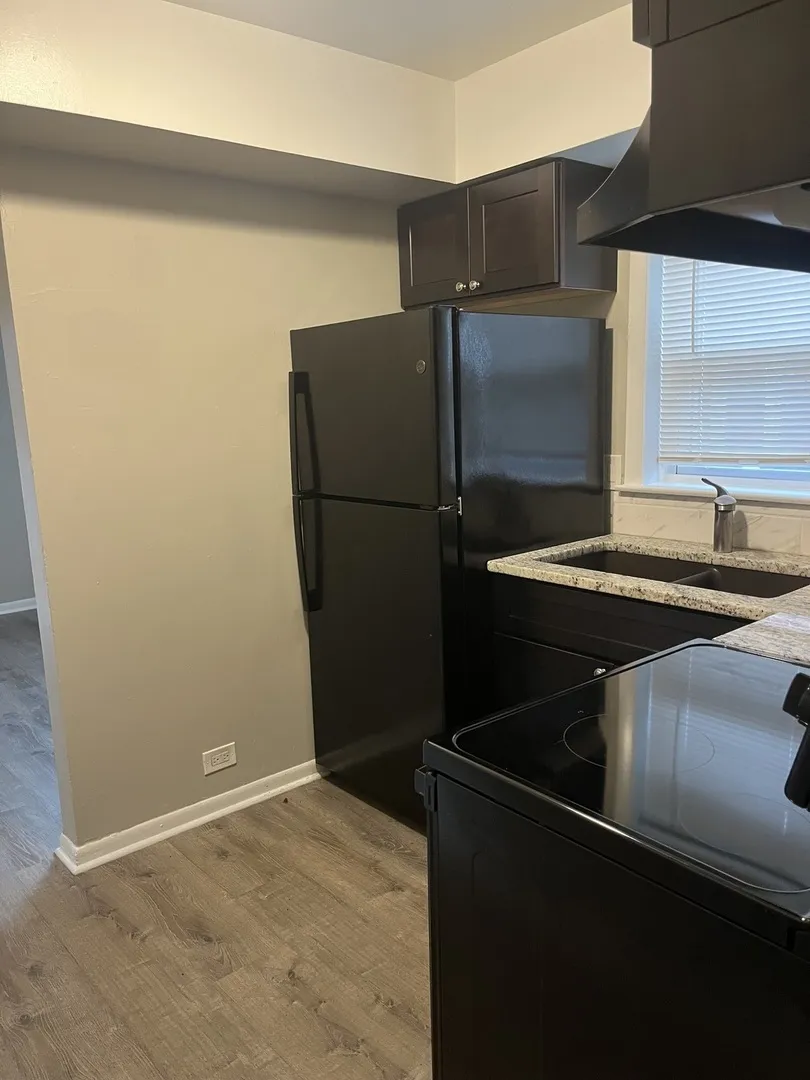 1340 N Main St, ,  60187, USA 60187-Wheaton-IL