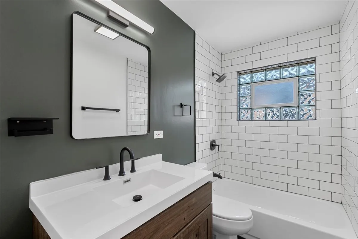 11358 S Rockwell St, ,  60655, USA 60655-Chicago-IL
