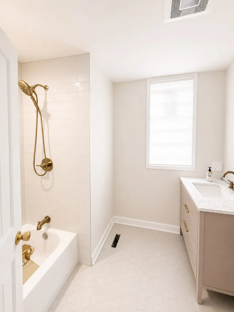 3914 N Mozart St, ,  60618, USA 60618-Chicago-IL