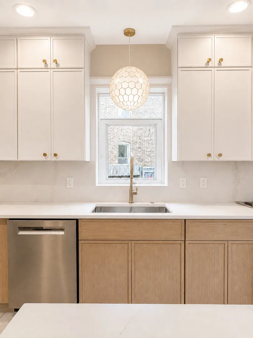 3914 N Mozart St, ,  60618, USA 60618-Chicago-IL