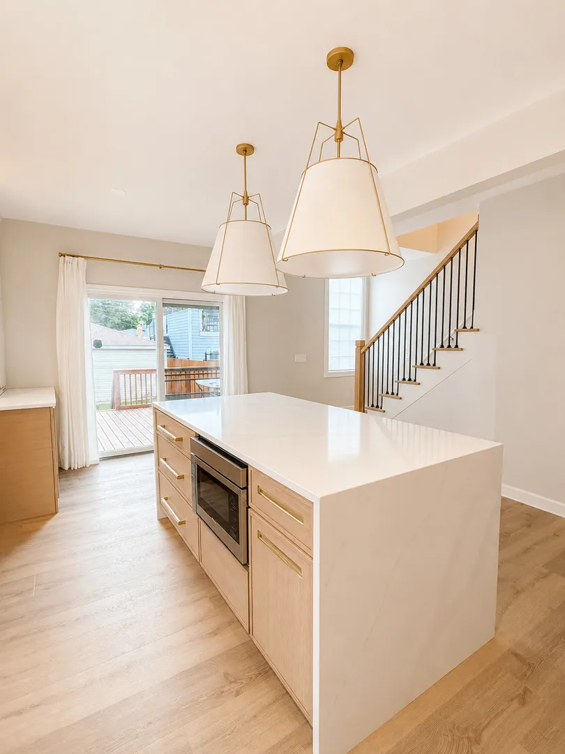 3914 N Mozart St, ,  60618, USA 60618-Chicago-IL