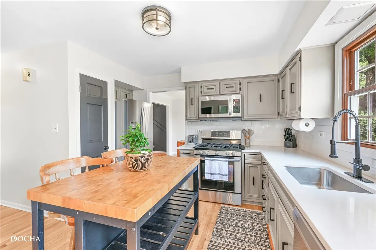 1012 Bainbridge Dr, ,  60563, USA 60563-Naperville-IL