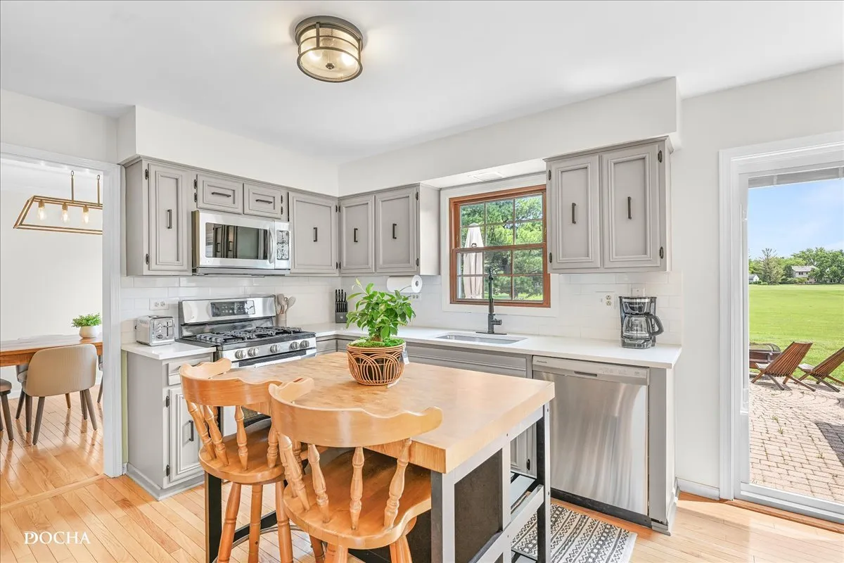 1012 Bainbridge Dr, ,  60563, USA 60563-Naperville-IL