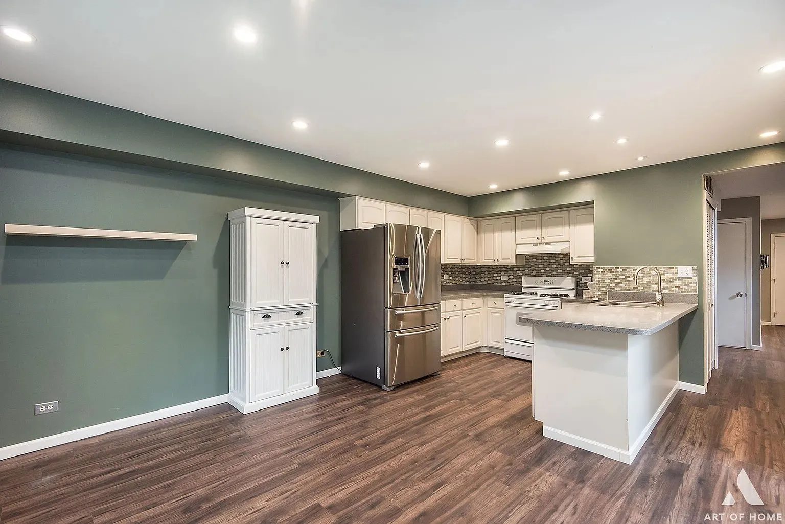 521 Milton Dr, ,  60563, USA 60563-Naperville-IL