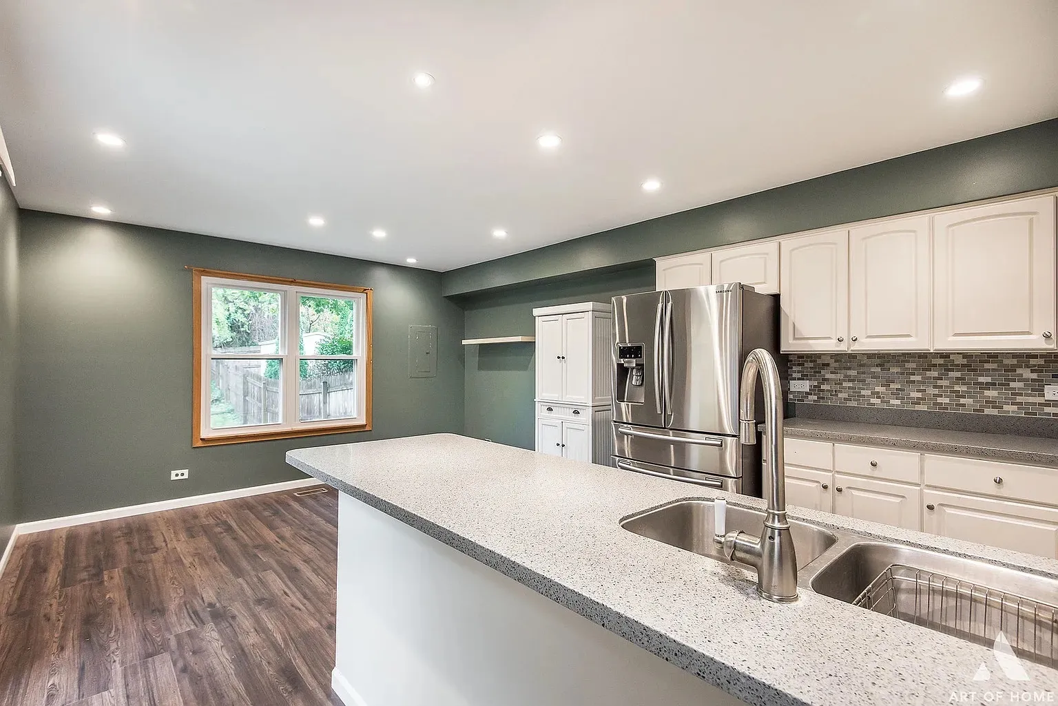 521 Milton Dr, ,  60563, USA 60563-Naperville-IL
