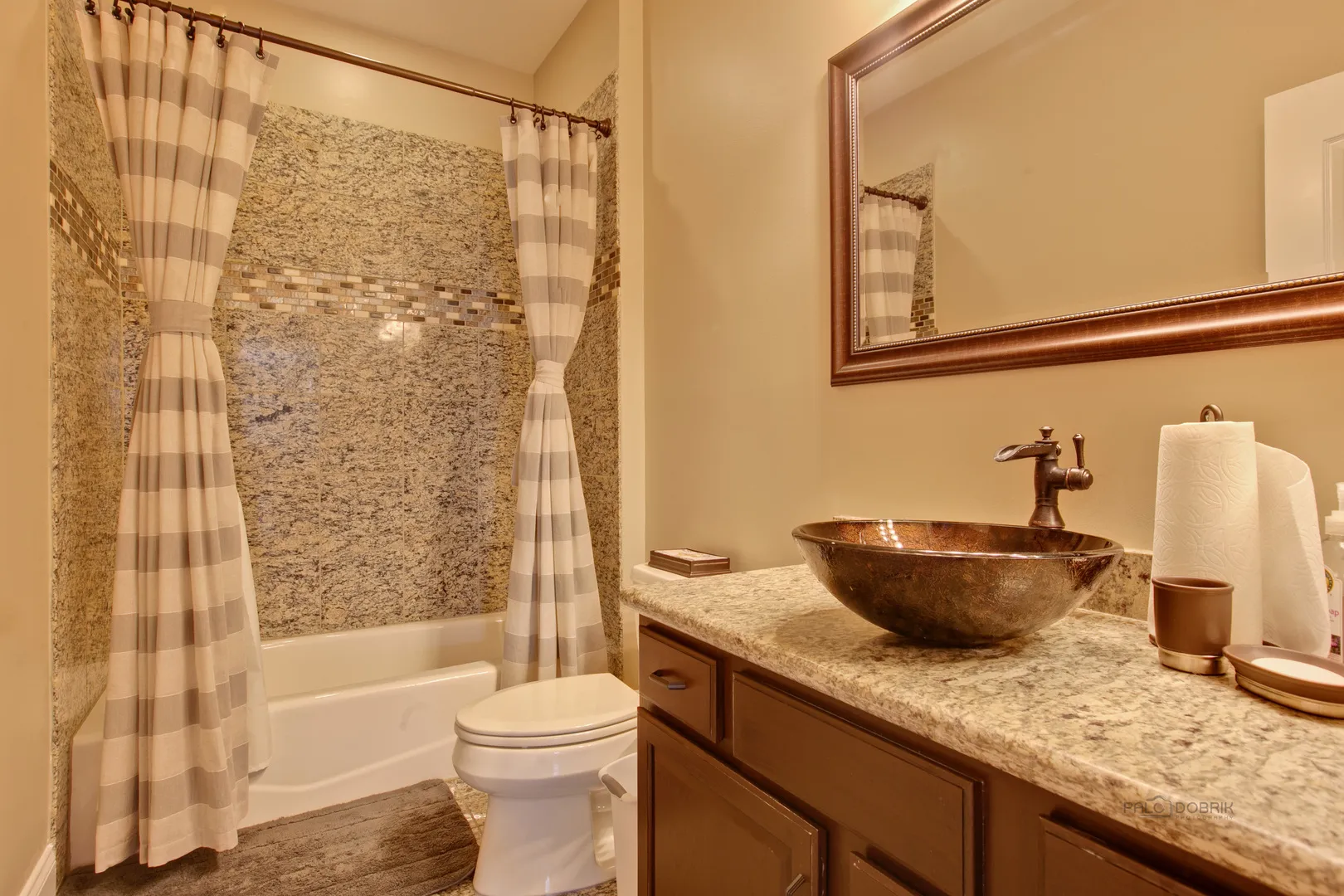 655 S Buckingham Ct, ,  60045, USA 60045-Lake Forest-IL