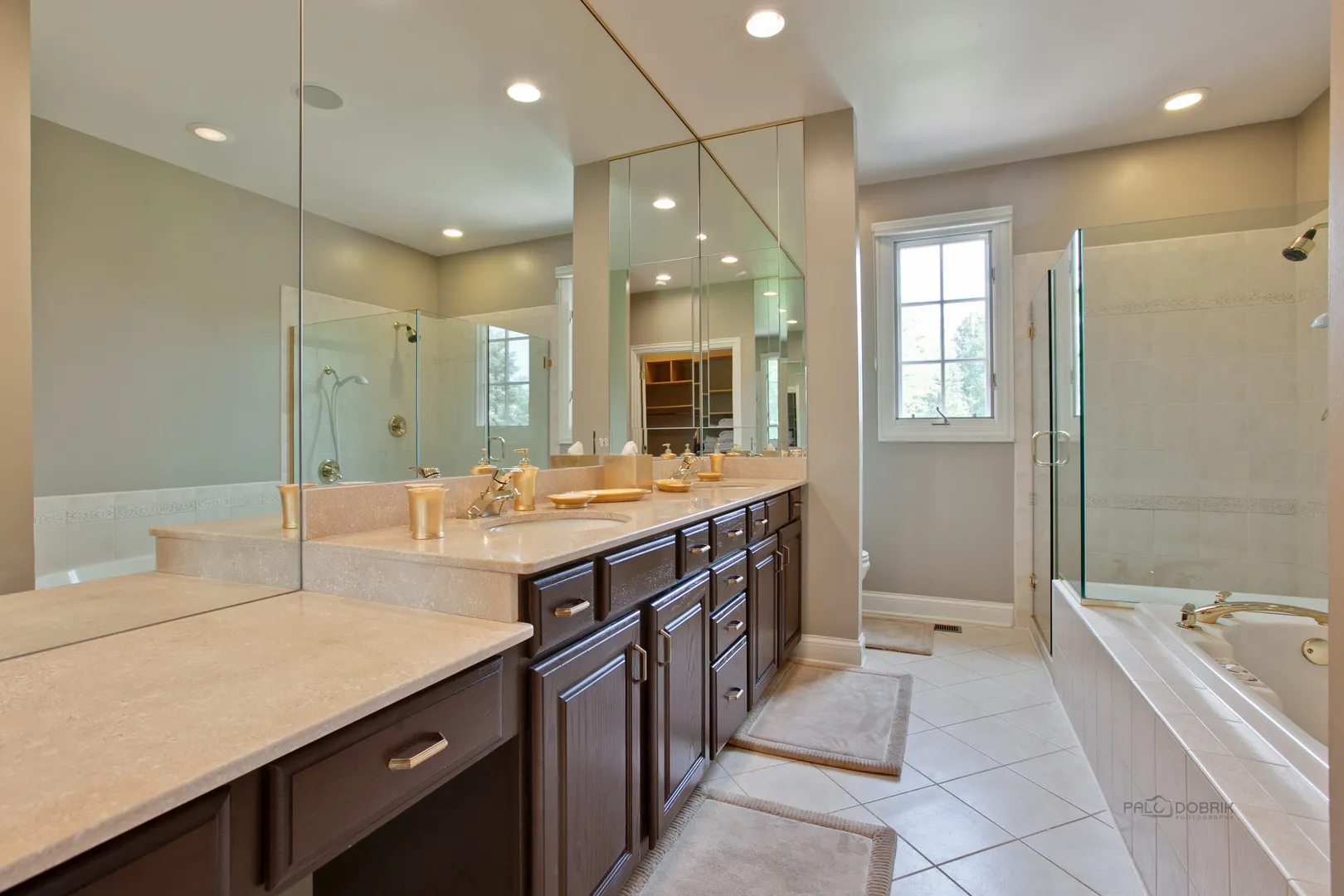 655 S Buckingham Ct, ,  60045, USA 60045-Lake Forest-IL