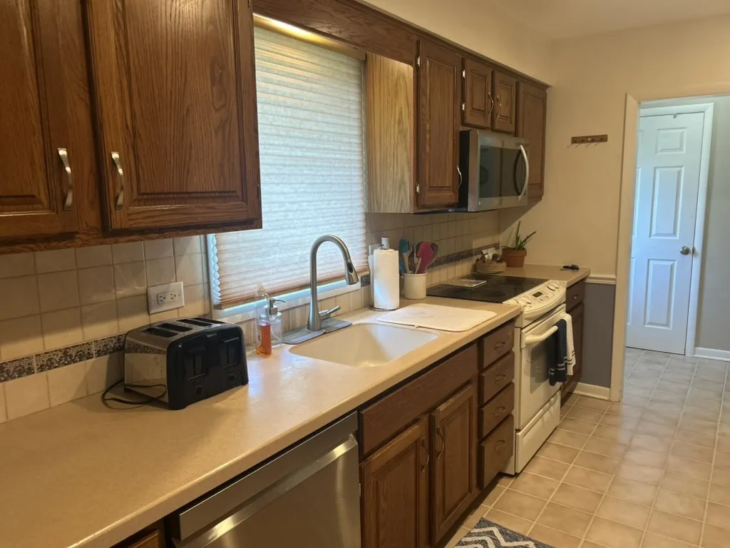 1126 Laurel Ln, ,  60540, USA 60540-Naperville-IL