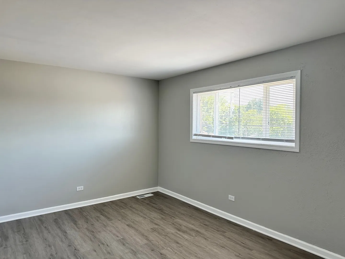 1721 E Roosevelt Rd, ,  60187, USA 60187-Wheaton-IL