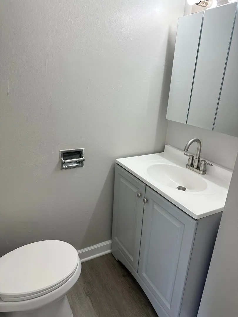 1721 E Roosevelt Rd, ,  60187, USA 60187-Wheaton-IL
