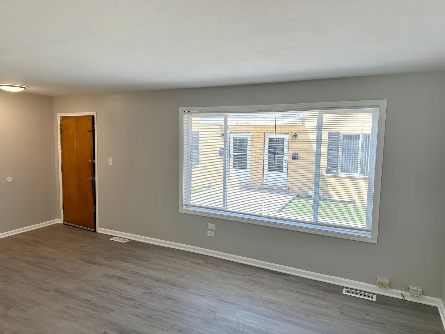 1721 E Roosevelt Rd, ,  60187, USA 60187-Wheaton-IL