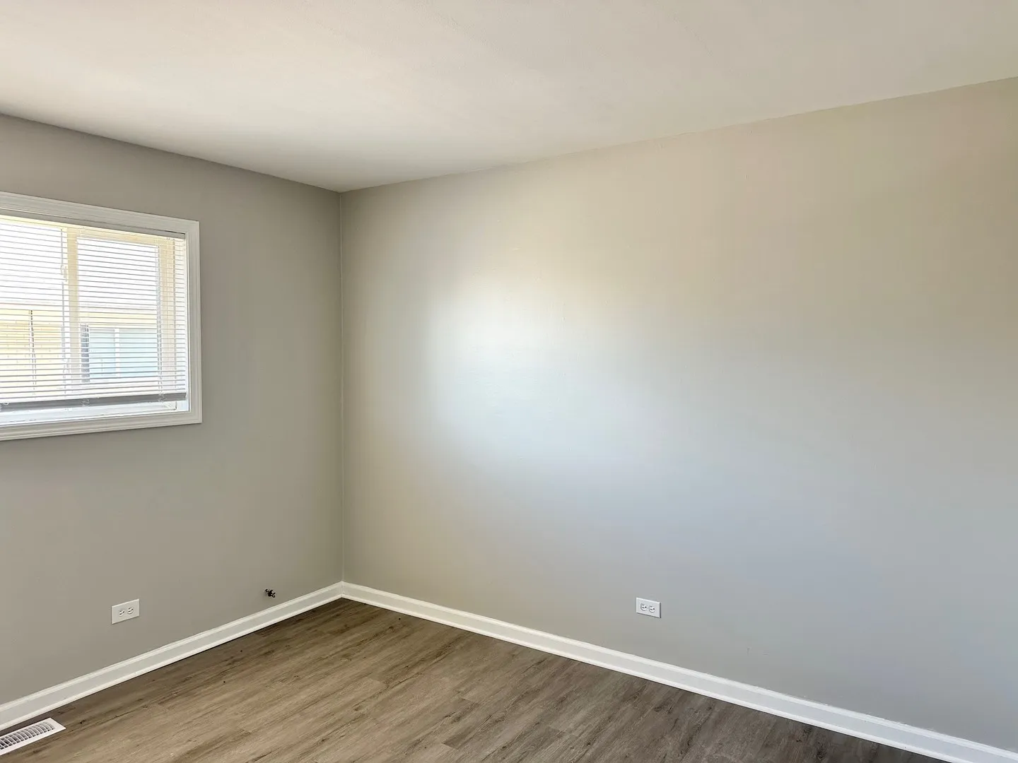 1721 E Roosevelt Rd, ,  60187, USA 60187-Wheaton-IL