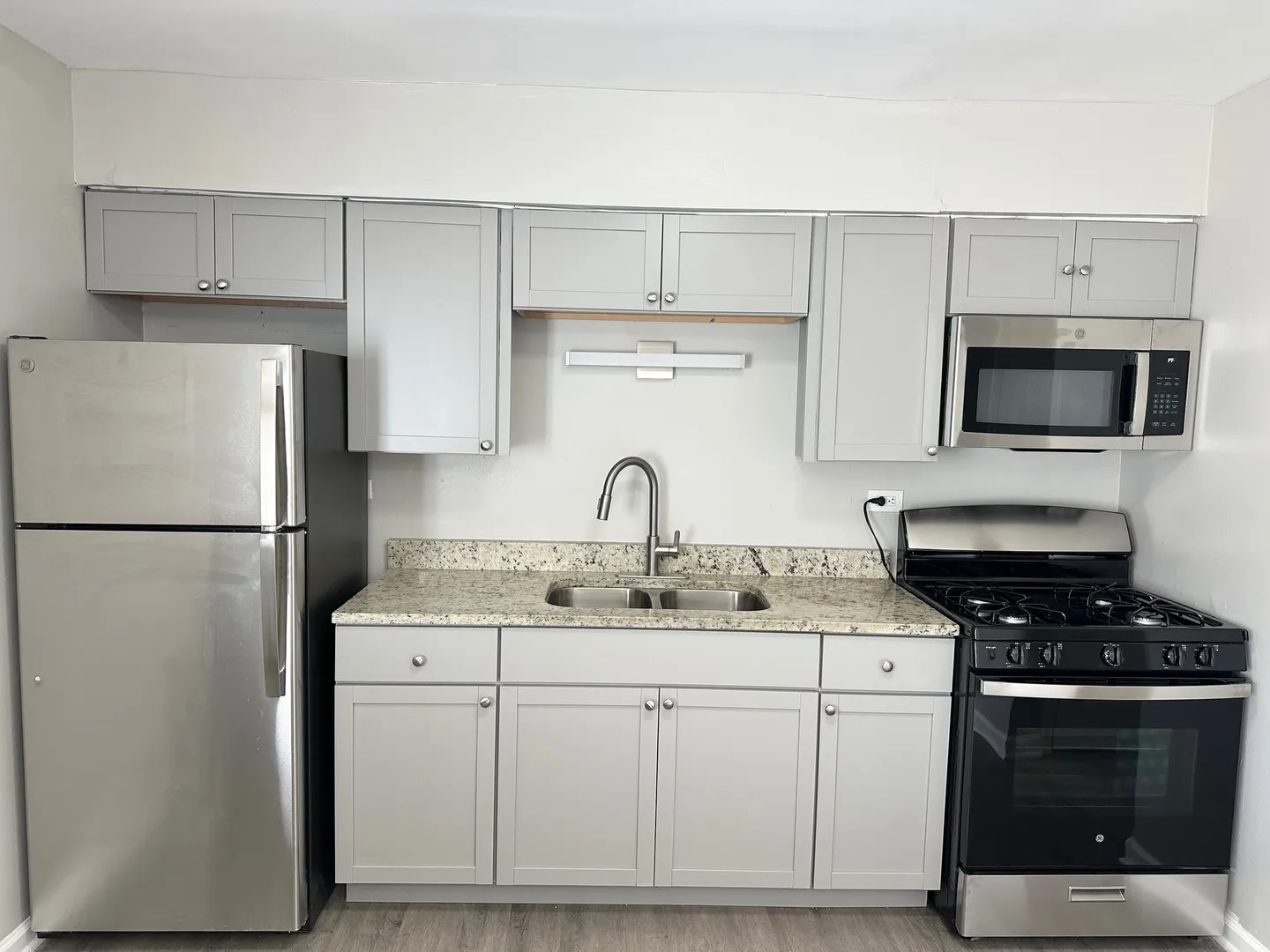 1721 E Roosevelt Rd, ,  60187, USA 60187-Wheaton-IL