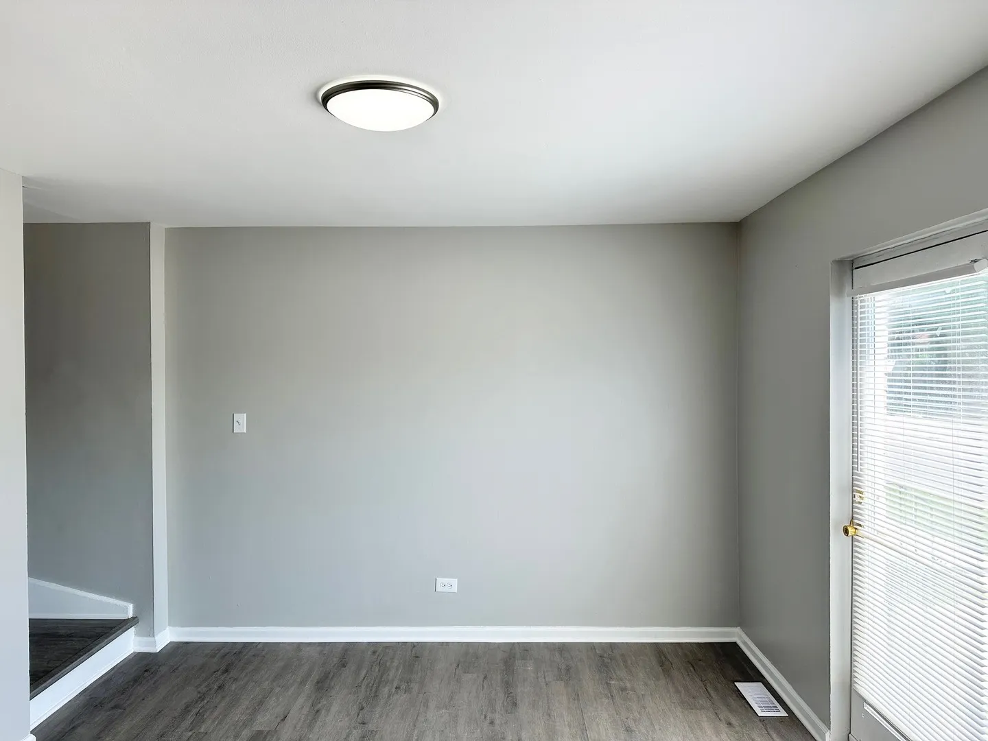 1721 E Roosevelt Rd, ,  60187, USA 60187-Wheaton-IL
