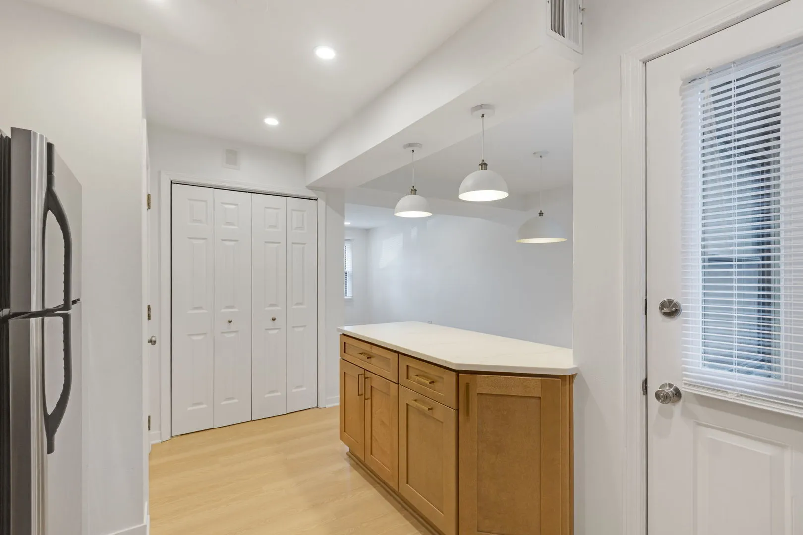 620 N Hough St, , 60010, USA 60010-Barrington-IL