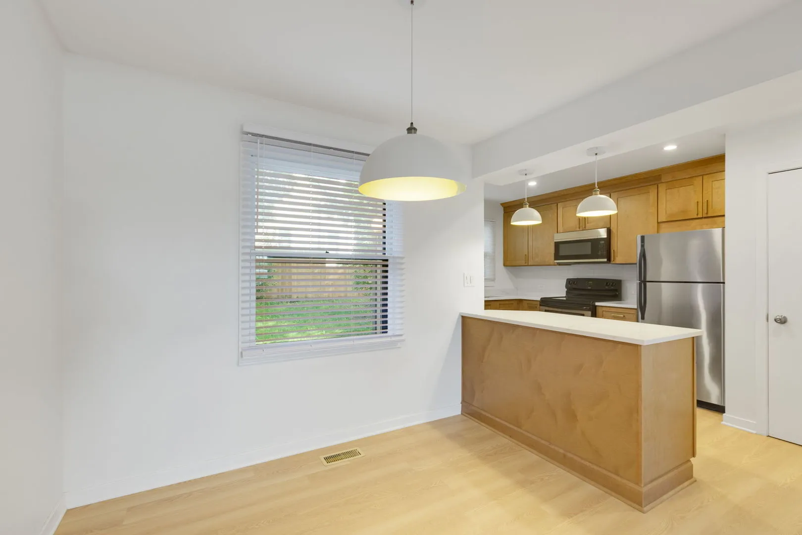 620 N Hough St, , 60010, USA 60010-Barrington-IL