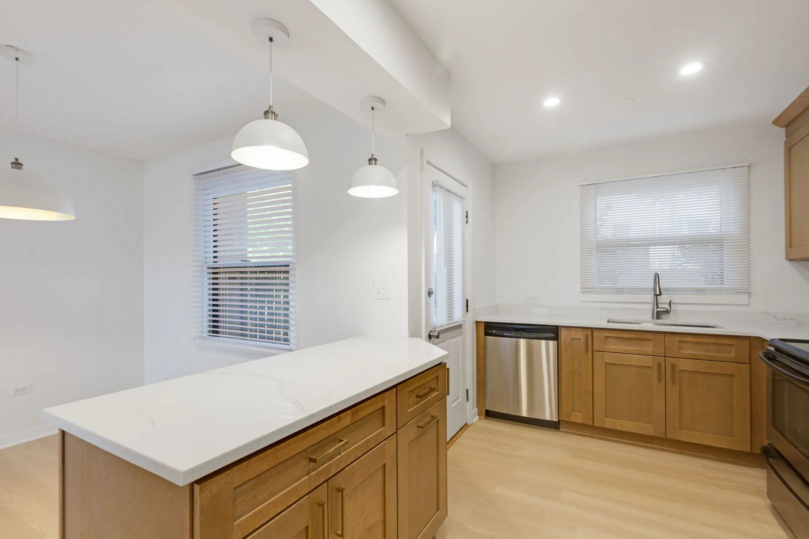 620 N Hough St, , 60010, USA 60010-Barrington-IL