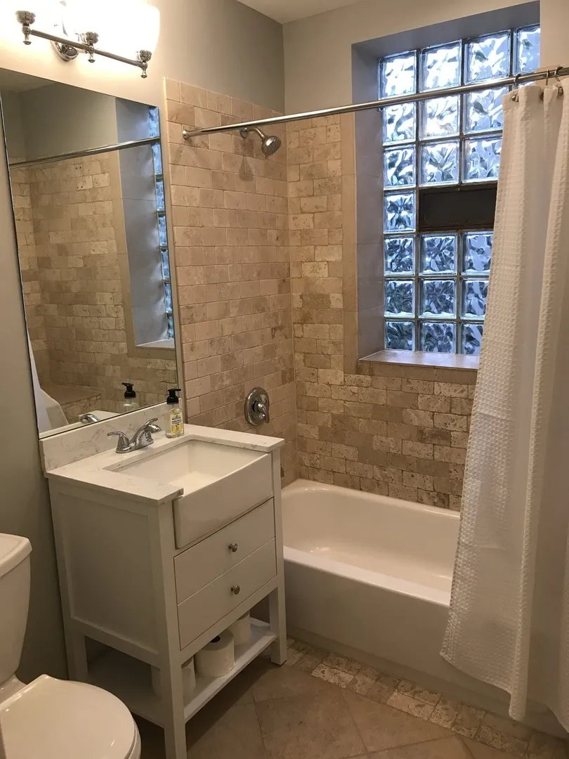 4322 N Leavitt St, , 60618, USA 60618-Chicago-IL