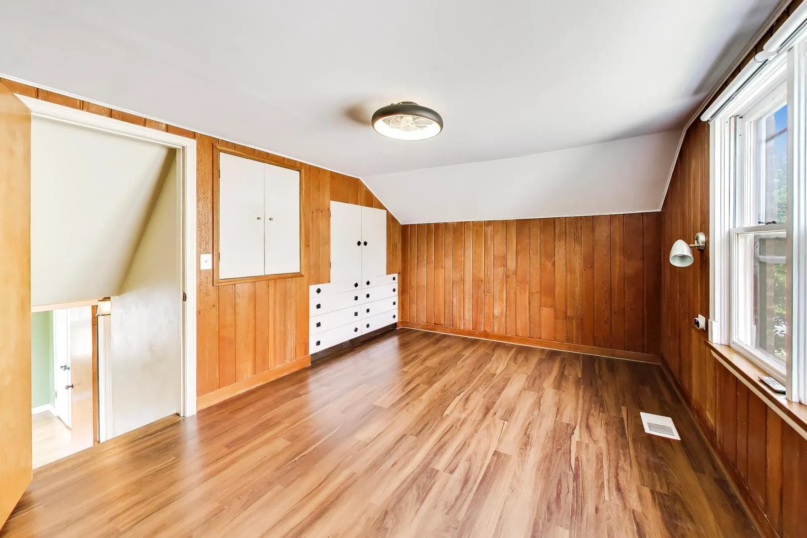 679 Spring Rd, ,  60126, USA 60126-Elmhurst-IL