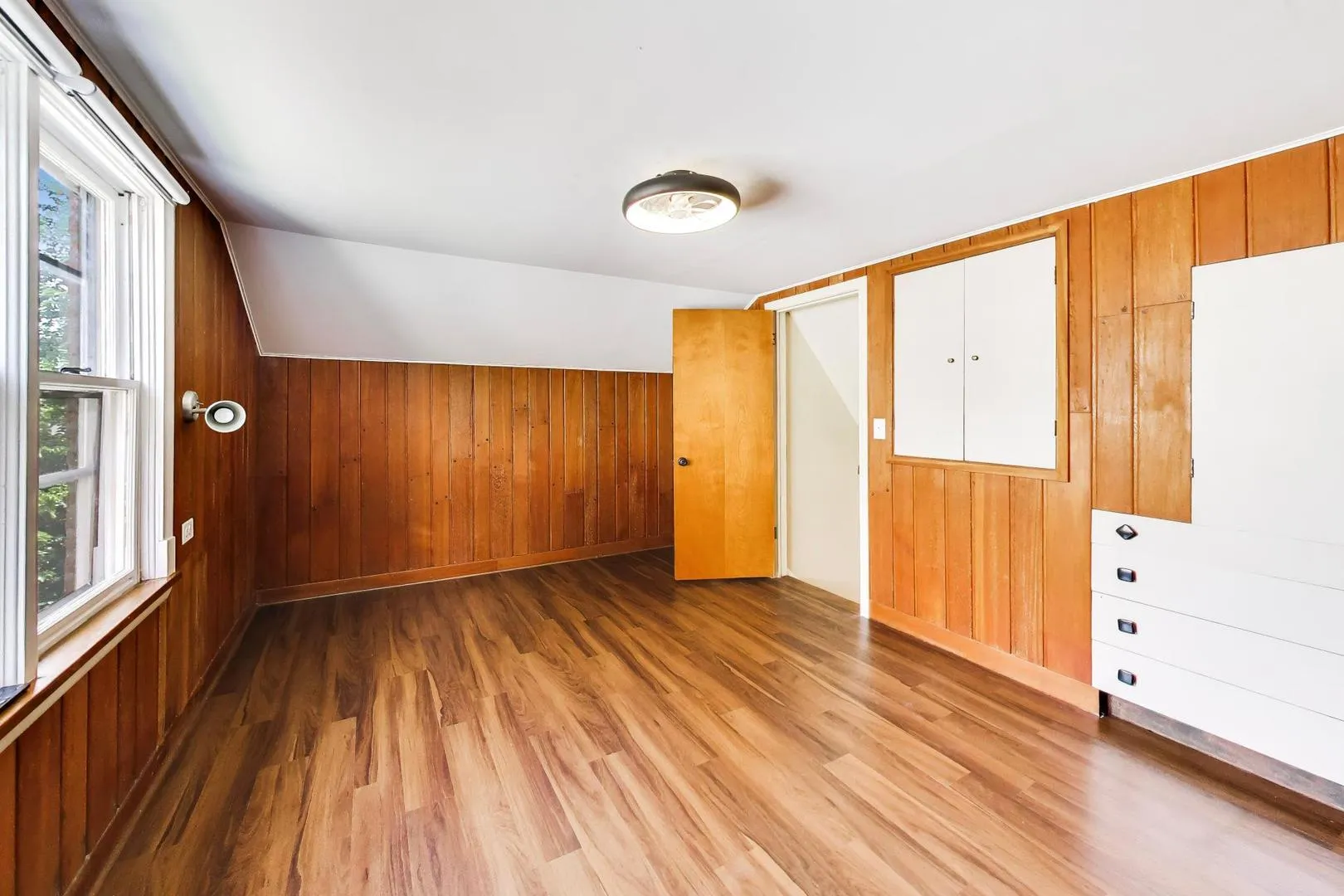 679 Spring Rd, ,  60126, USA 60126-Elmhurst-IL