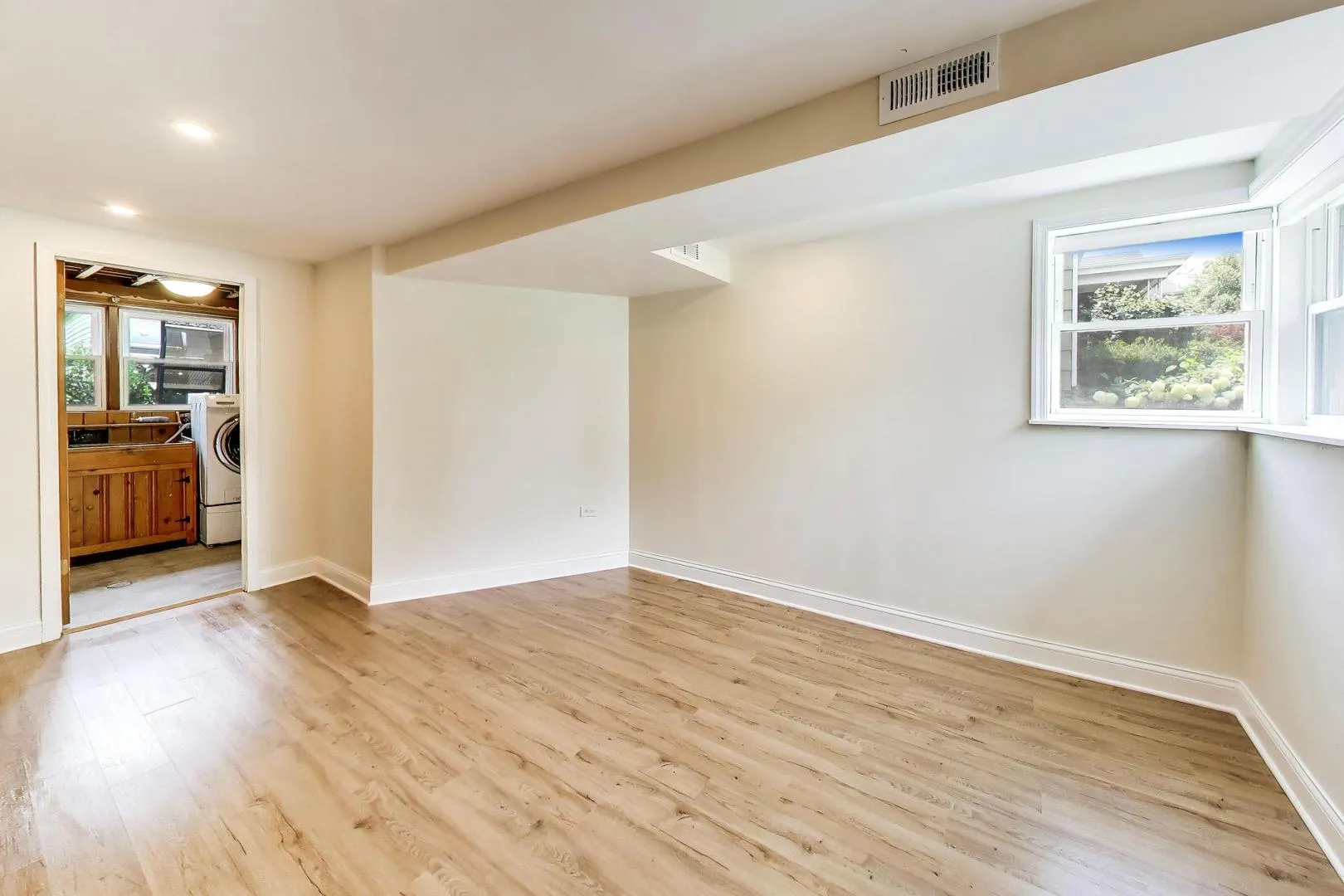 679 Spring Rd, ,  60126, USA 60126-Elmhurst-IL