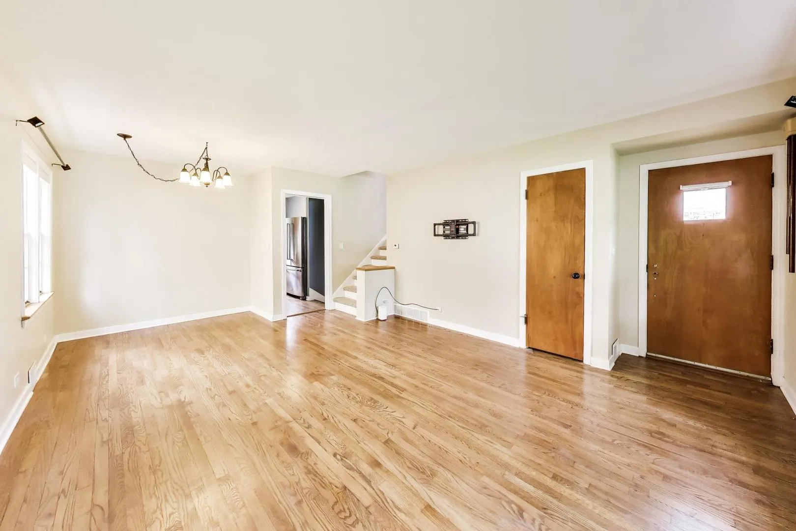 679 Spring Rd, ,  60126, USA 60126-Elmhurst-IL