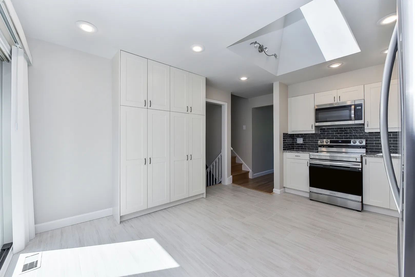 5S480 Campbell Dr, ,  60563, USA 60563-Naperville-IL