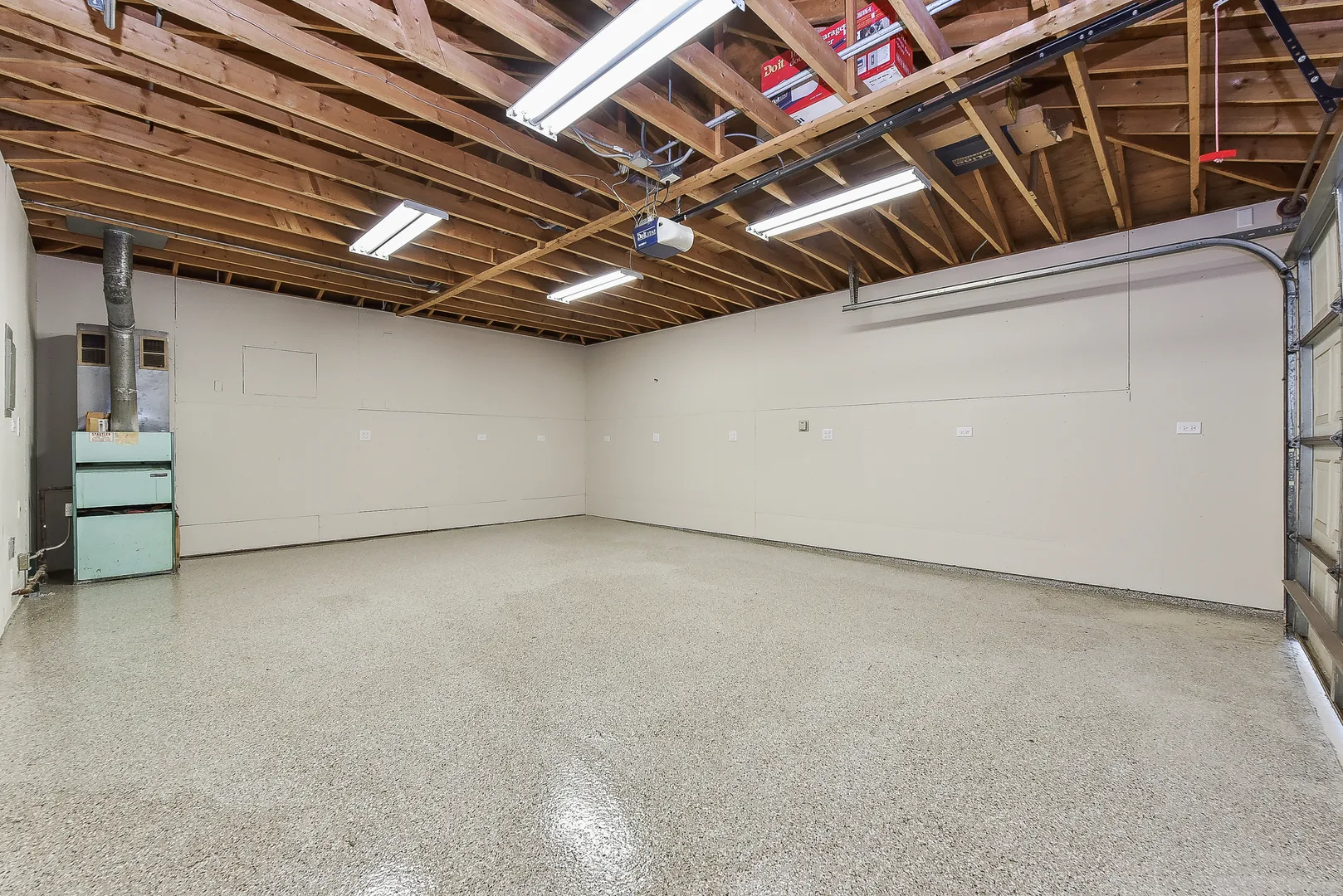 5S480 Campbell Dr, ,  60563, USA 60563-Naperville-IL