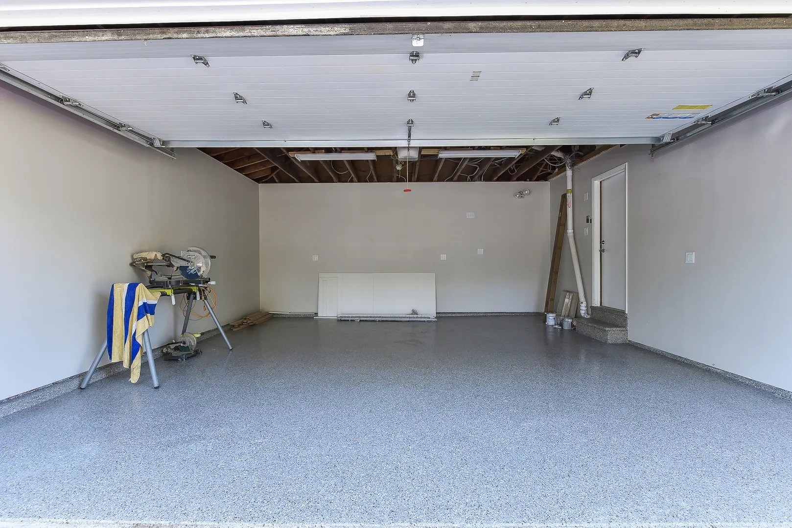 5S480 Campbell Dr, ,  60563, USA 60563-Naperville-IL