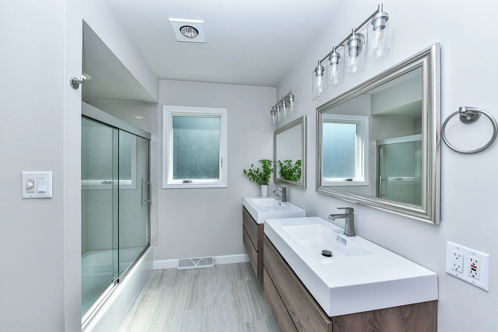 5S480 Campbell Dr, ,  60563, USA 60563-Naperville-IL