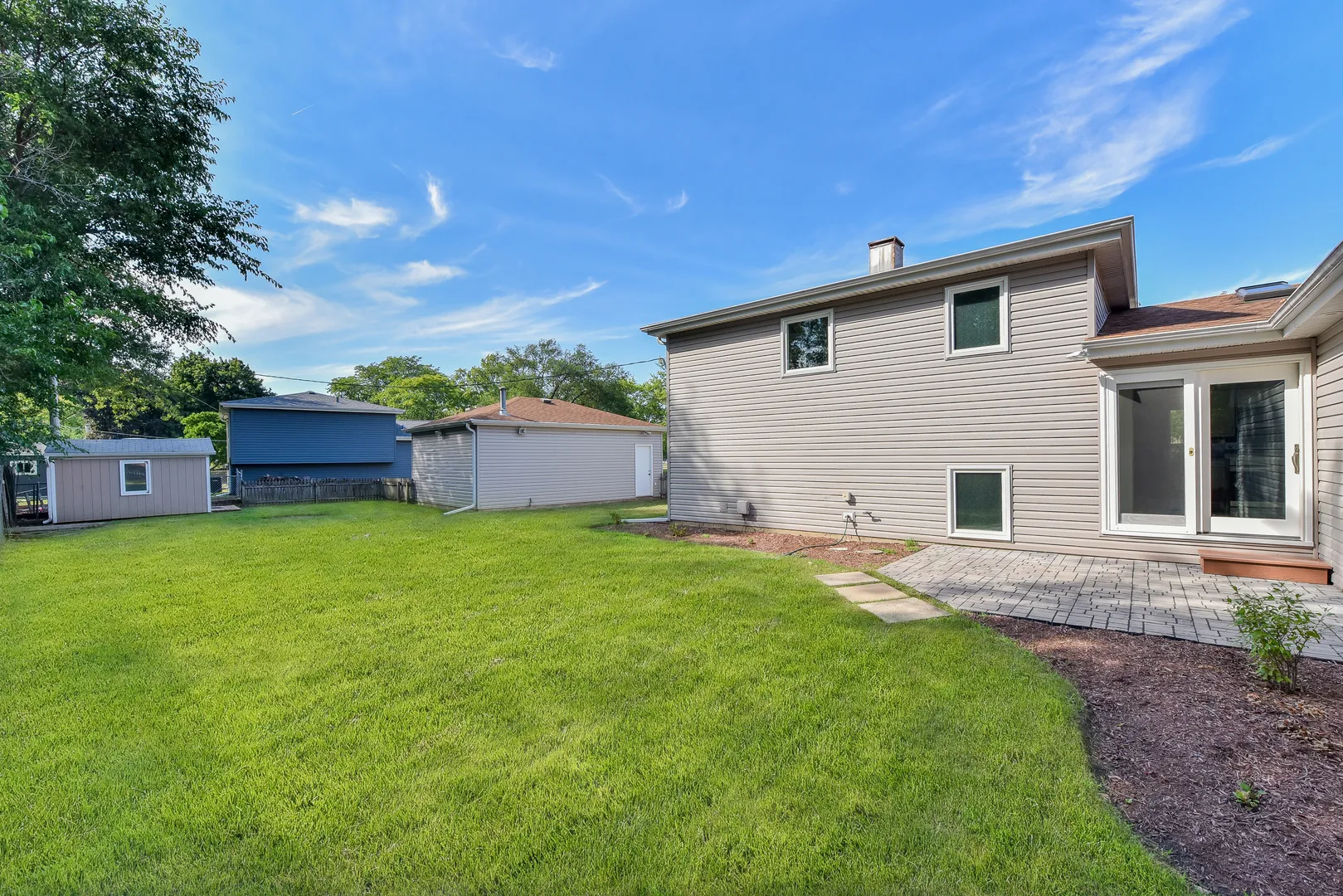 5S480 Campbell Dr, ,  60563, USA 60563-Naperville-IL