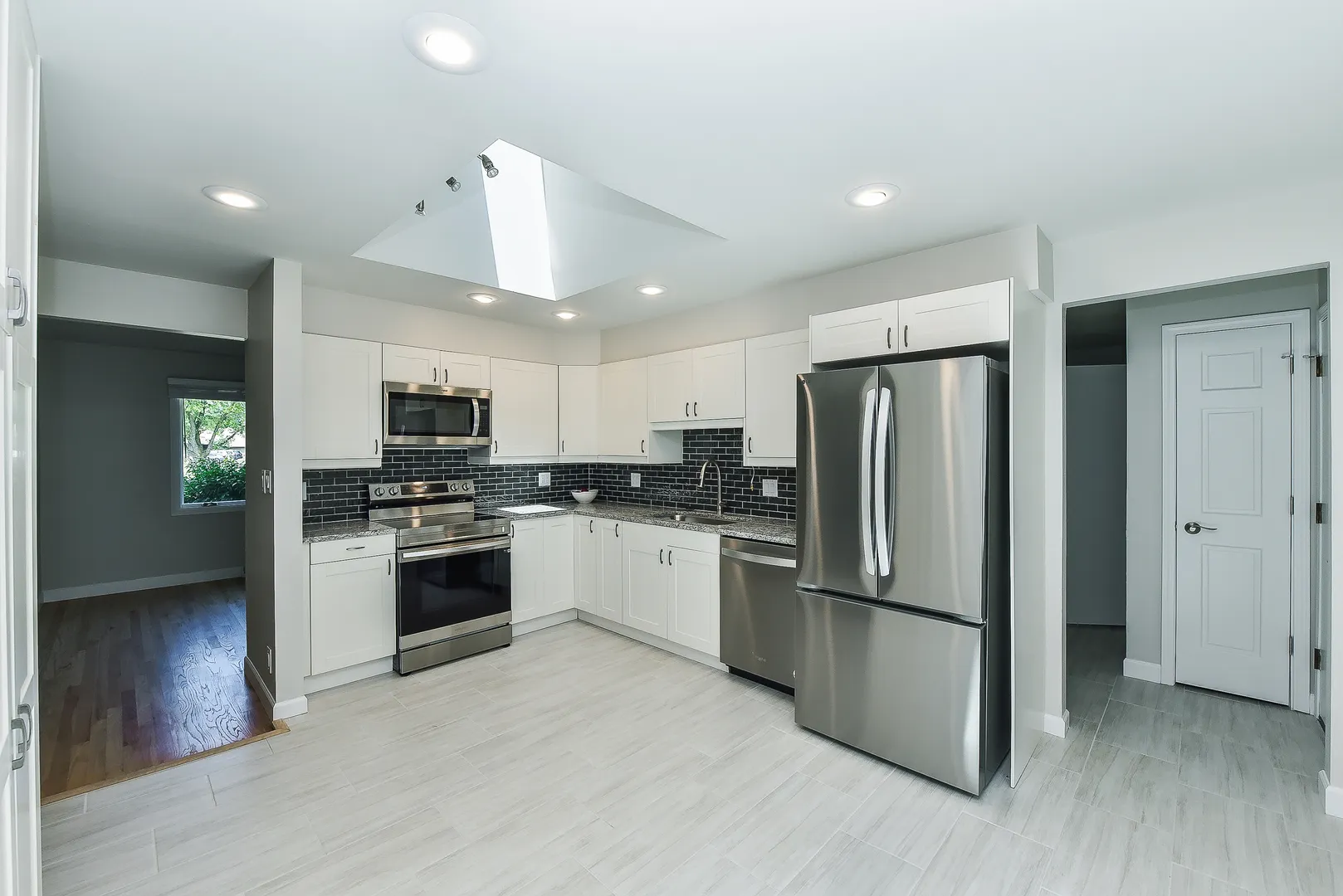 5S480 Campbell Dr, ,  60563, USA 60563-Naperville-IL