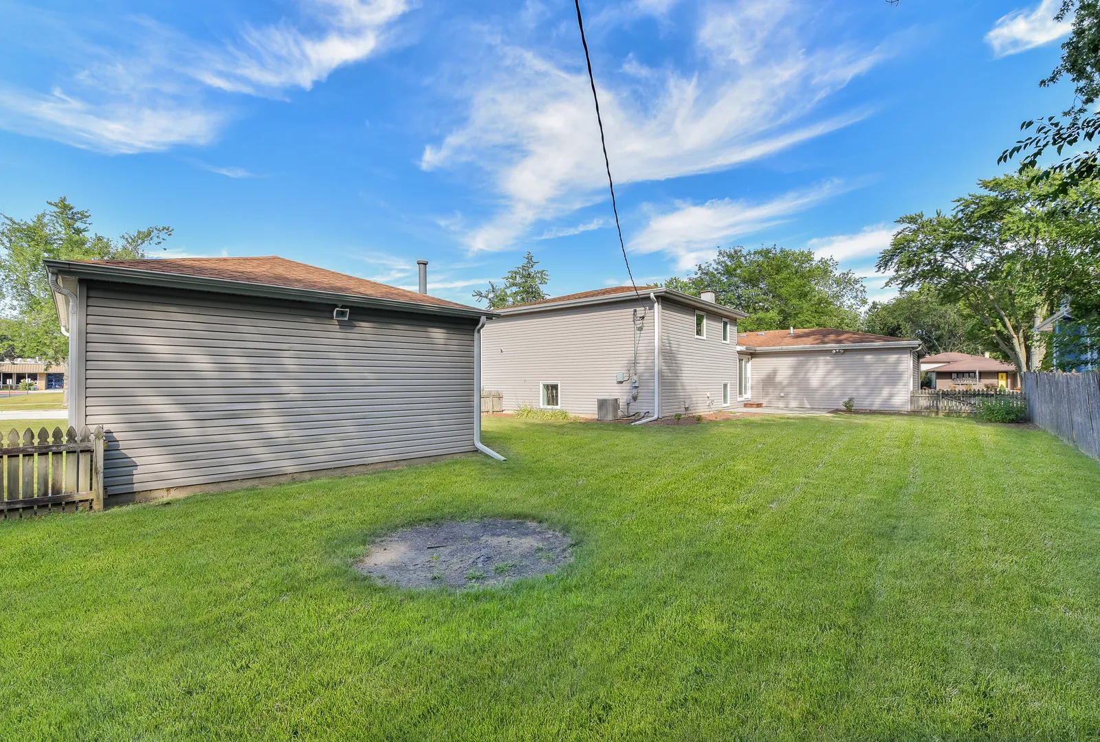 5S480 Campbell Dr, ,  60563, USA 60563-Naperville-IL