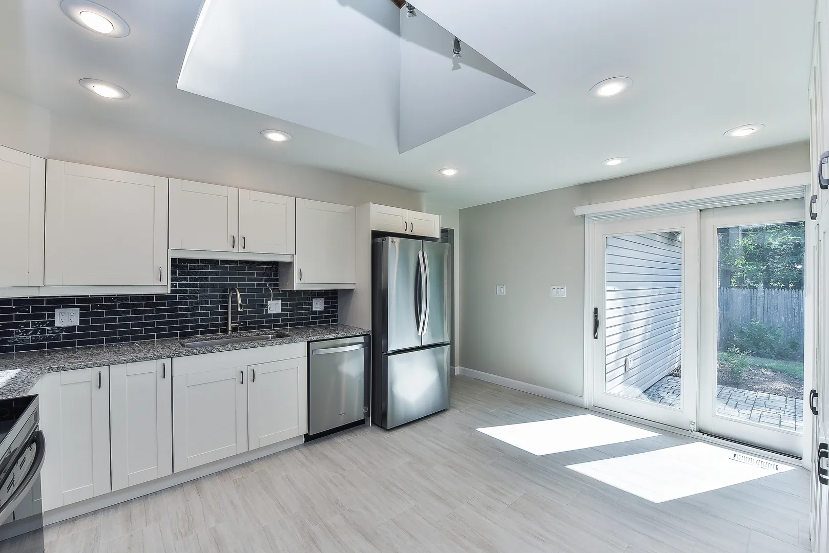 5S480 Campbell Dr, ,  60563, USA 60563-Naperville-IL